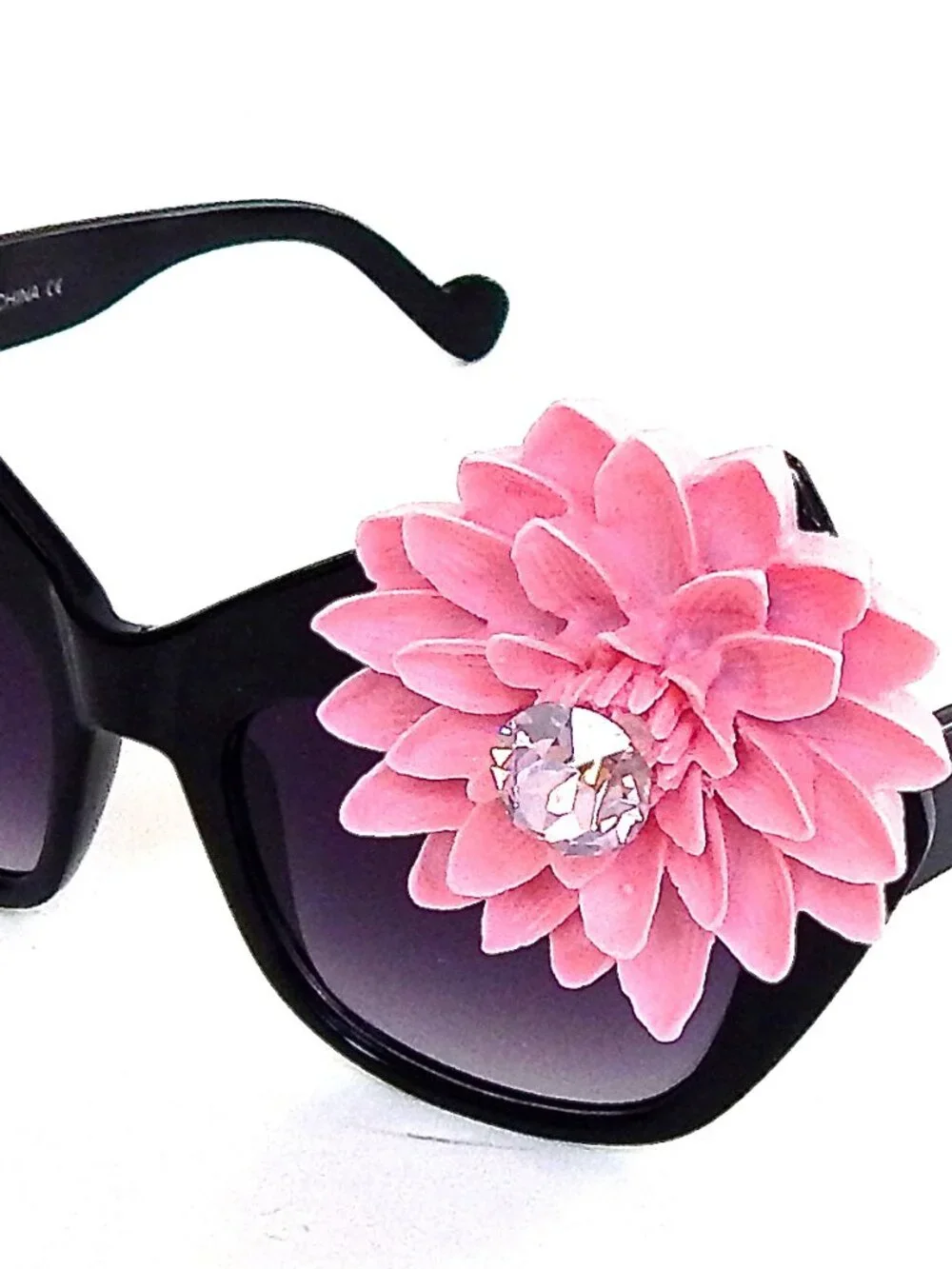 GASOLINE GLAMOUR CRUELLA PINK LILY POND GLASSES 🪷🪷🪷
